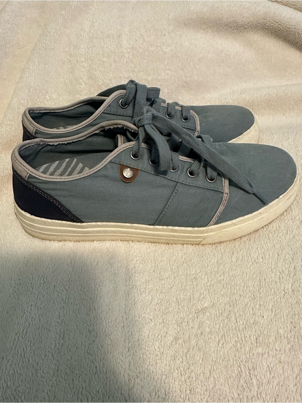 Taos Super Soul Women’s 9 Shoes Casual Navy Blue Canvas Resort Low Top Sneakers